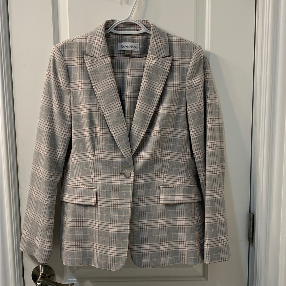 Calvin Klein Sz 8 Light Gray 2 Piece Pants Suit Women Formal Stylish Slim Fit